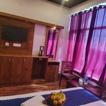 Hotel Kasauli View Cafe Restaurant Open Terrace Mountain View Exteriör bild