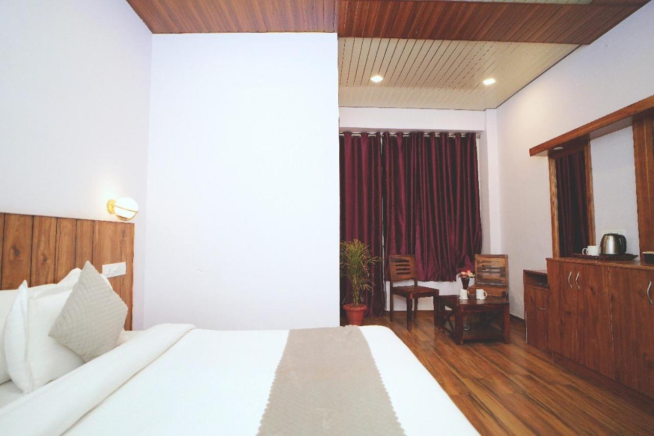 Hotel Kasauli View Cafe Restaurant Open Terrace Mountain View Exteriör bild